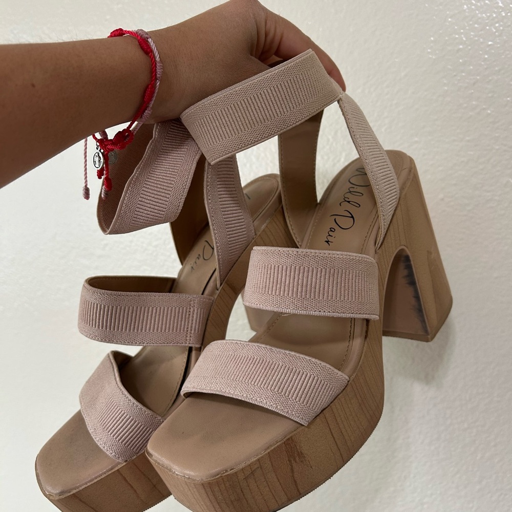 Wild Pair Women's Beige Platform Sandals